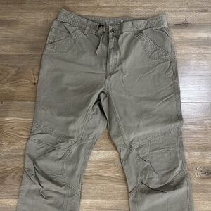 Mountain Hardwear Khaki Cordoba Belted Pants 34 x 29